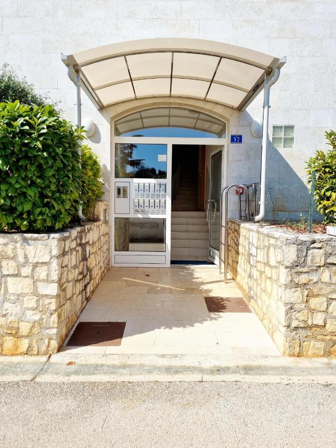 Sea View App Mirta Apartment Umag Exterior photo